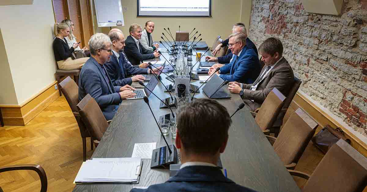 Artikkelin Äänioikeuden rajoittaminen – populismia vai turvallisuuden takaamista?  otsikkokuva